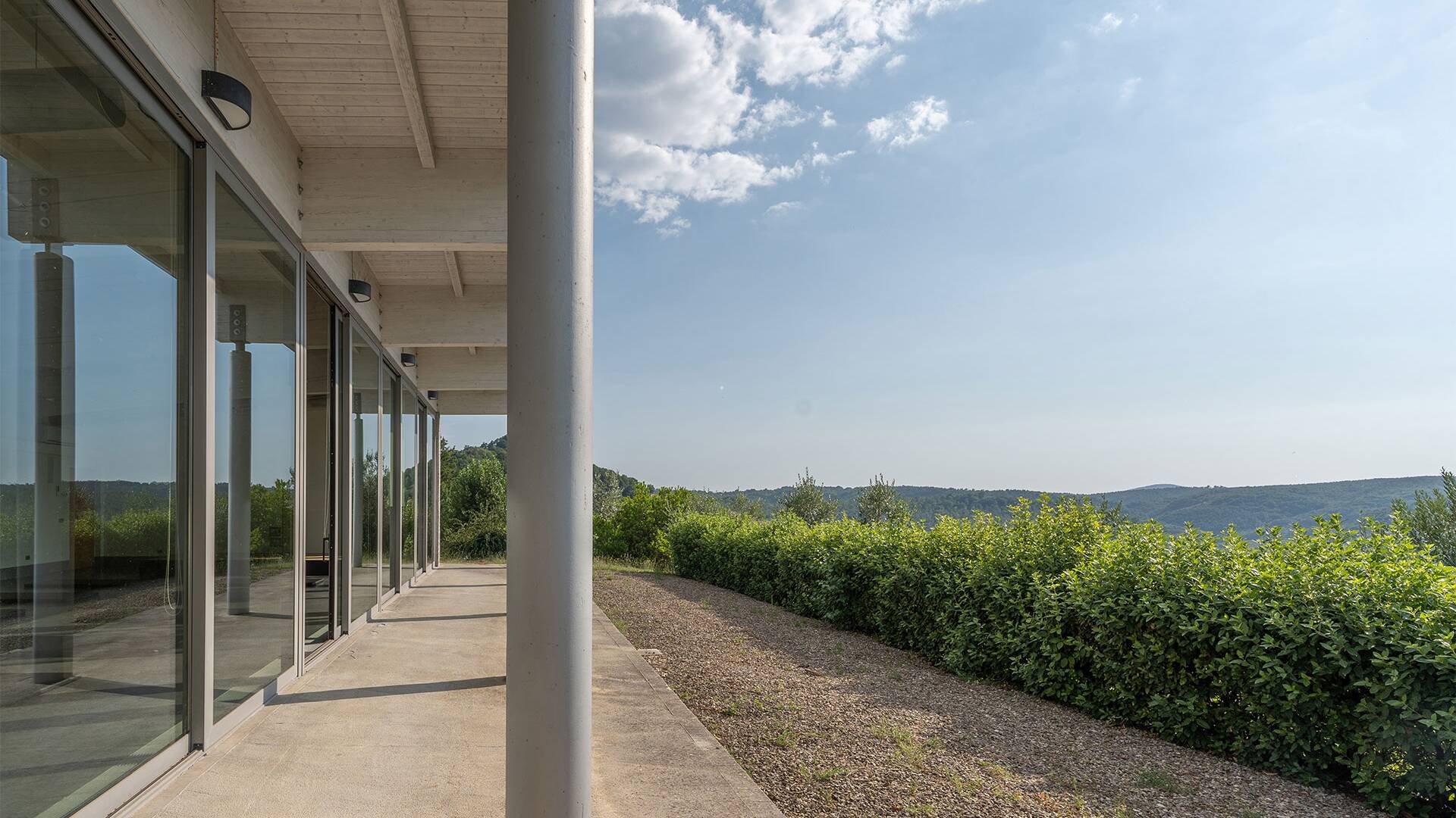 luxury large family vacation villa for weekly rentals in Todi, Umbria